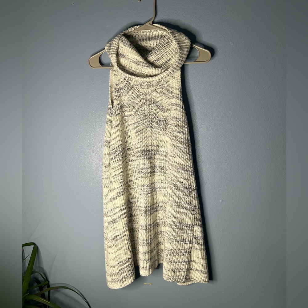 Sun & Shadow sleeveless backless turtleneck sweater